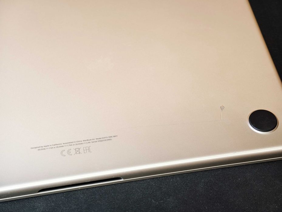 MacBook Air M3 16/256 ГБ — Starlight, A3113 — на запчастини