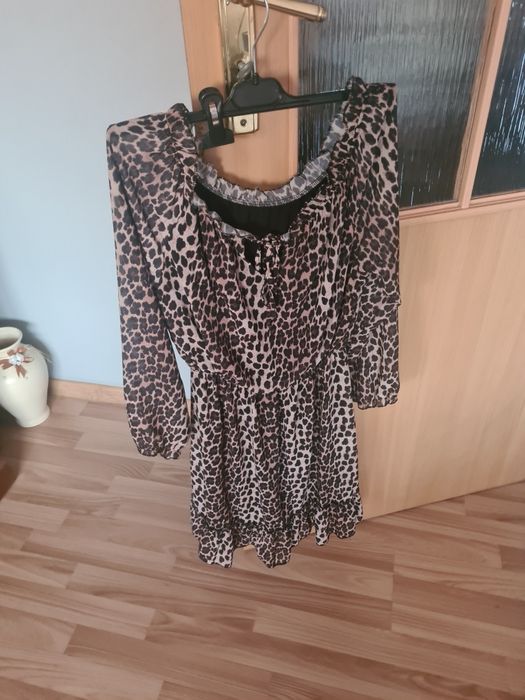 Sukienka w panterkę