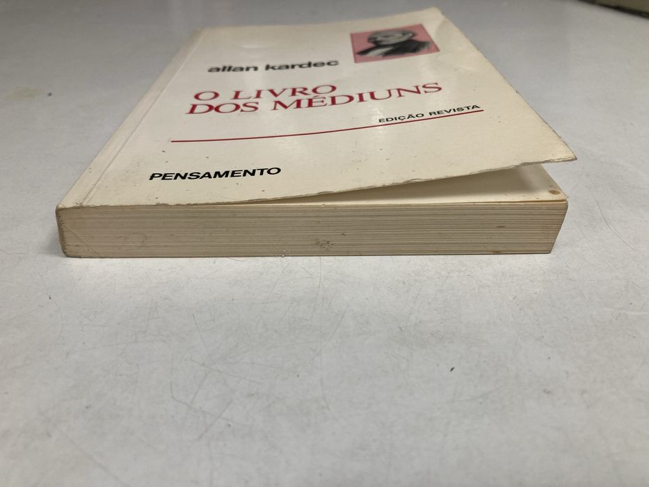 Livro  "O Livro dos Médiuns" de Allan Kardec