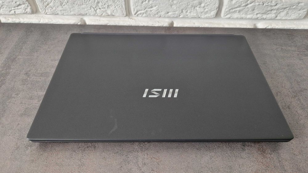 Ноутбук MSI Modern 15 B12M / i5-1235U/16/512