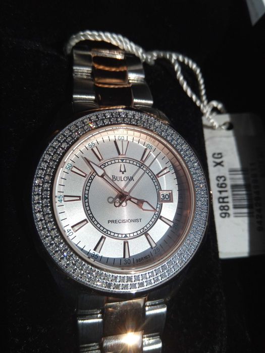 Женские часы 136 бриллиантов 2/3 карат- Bulova 98R163 точность 262 кГц