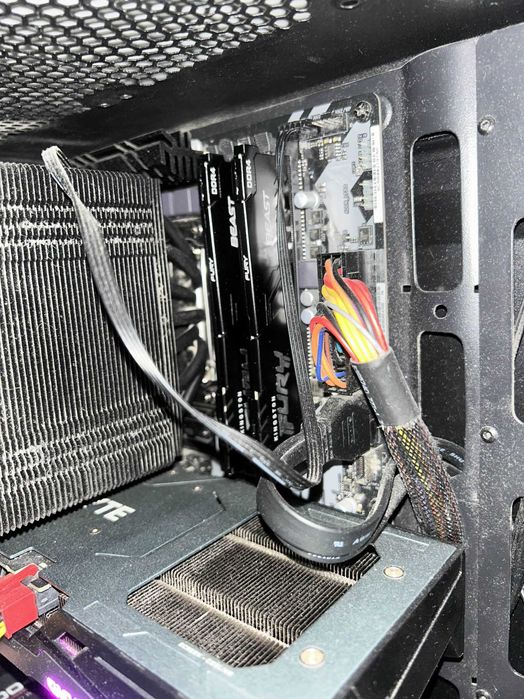 Komputer z RTX 3060+i5 12600k + monitory