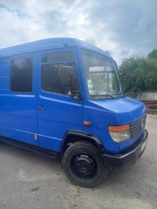 Вантажний автомобіль Мерседес Бенц ВАРІО