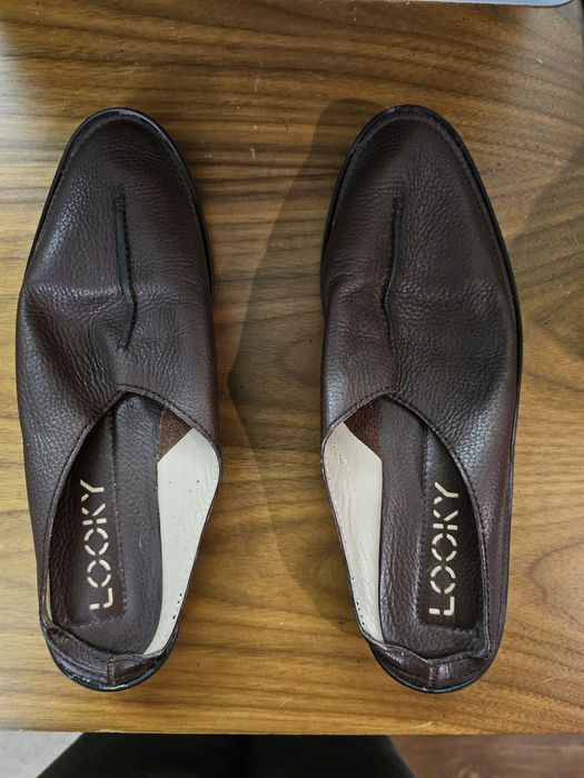 Sandálias chinelo em pele