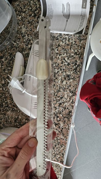 Faca eléctrica Clatronic