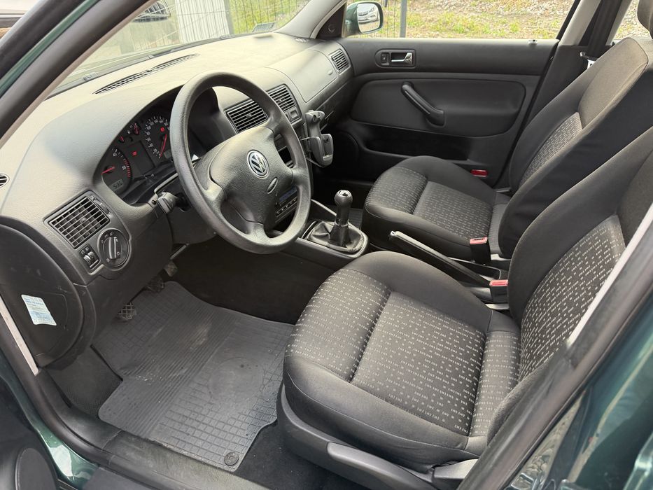 Volkswagen golf  1.9 tdi 130 km niski przebieg 127 tys km salon pl