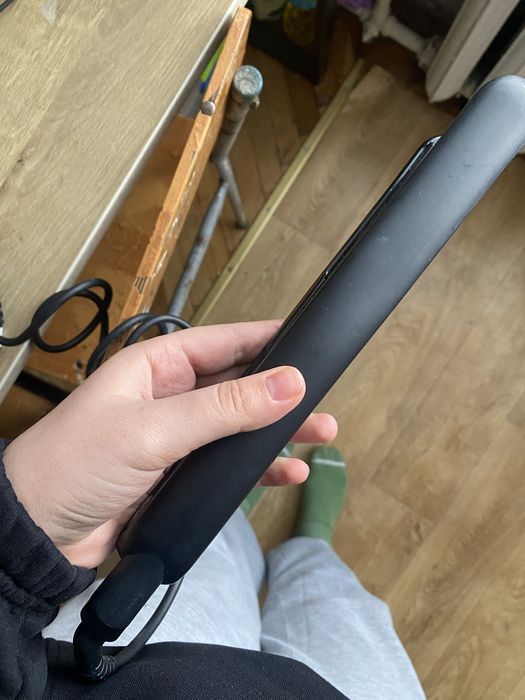 Вирівнювач/утюжок для волосся