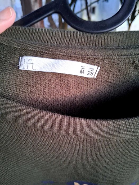 Macacão Denim Co.,com blusa Usa Pro e camisola Lefties.