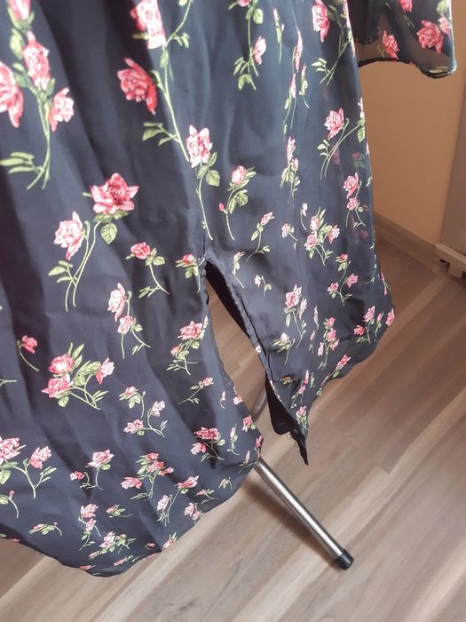 Sukienka zwiewna stójką 38/40 jak nowa kwiaty