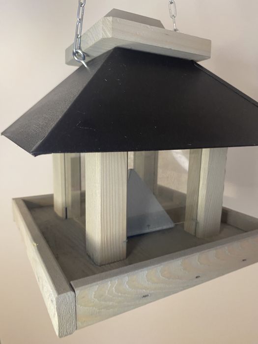 Karmnik dla ptaków nowy