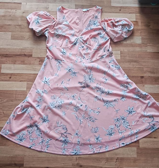 Piękna sukienka R 48/50