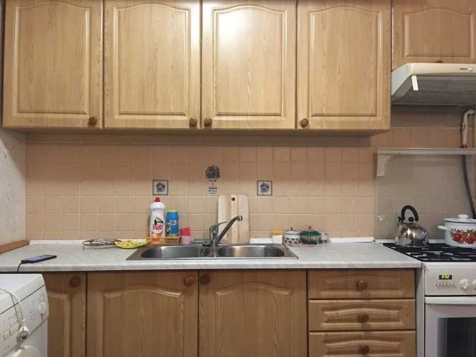 Сдам поселение в комнату! Метро КПИ Лукьяновская Киев Хозяйка Дешево