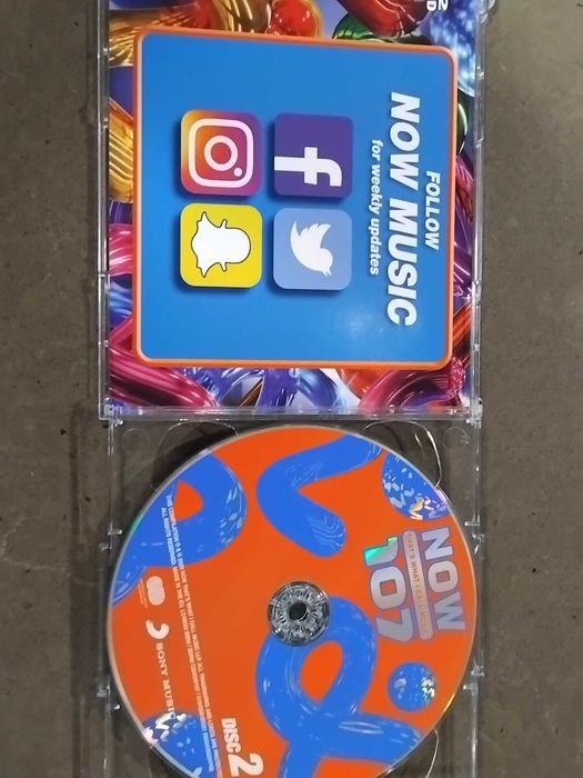 Vendo CD  duplo Now 107 novo