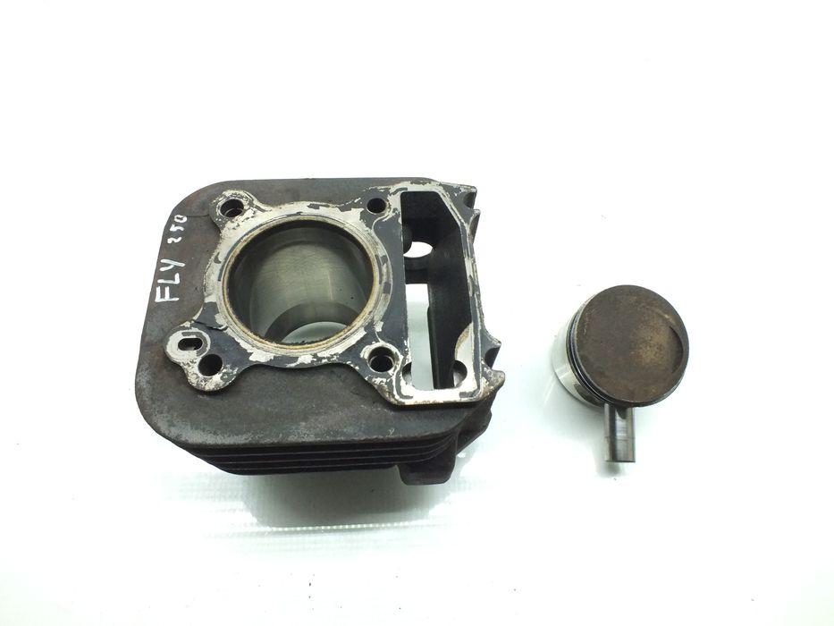 Cylinder Z Tłokiem Piaggio Fly 125