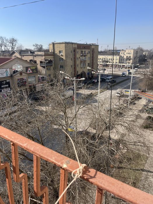Продаж кімнати в 3 кімнатній квартирі