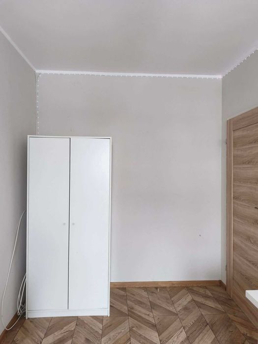 Pokój do wynajęcia w mieszkaniu 4 osobowym