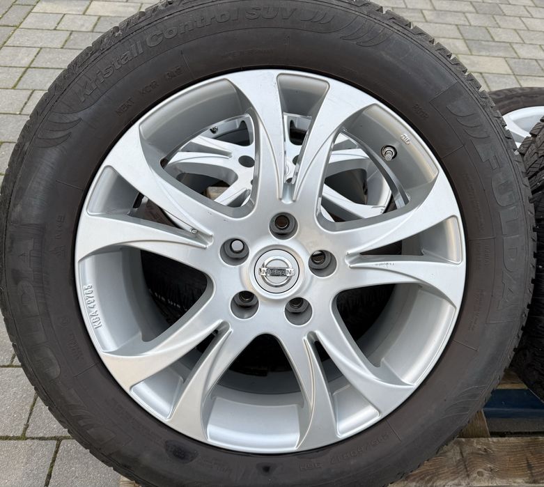 Oryginał felgi Nissan Qashqai Juke 5x114.3 czujniki 215/60R17 zima