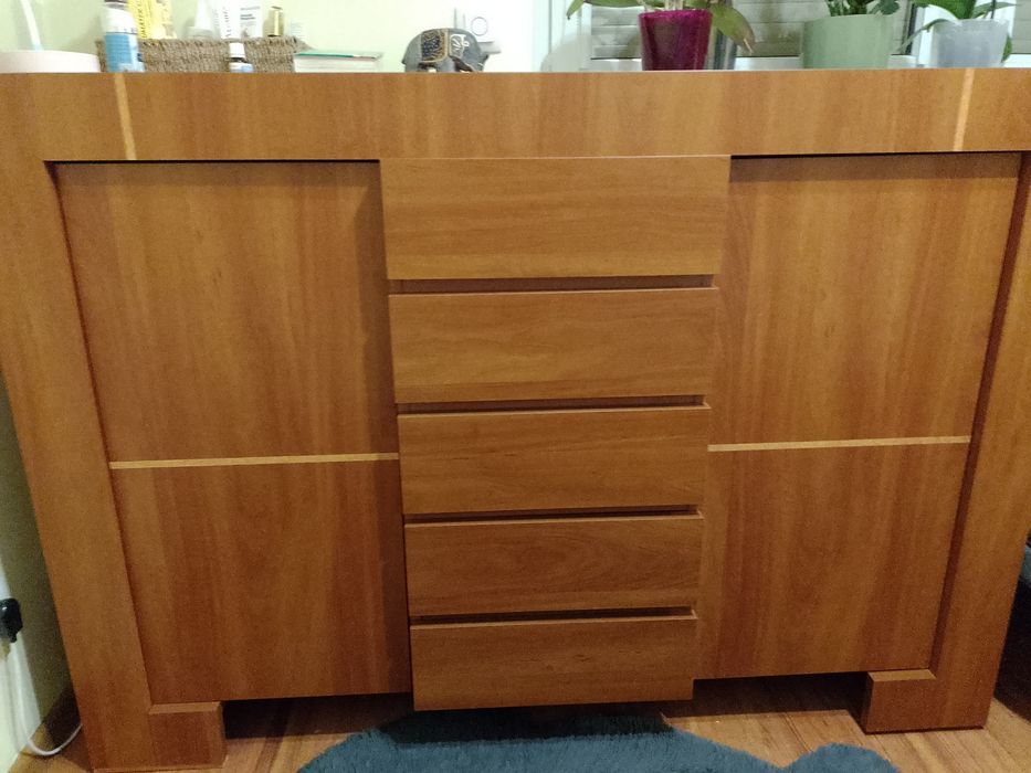 Sprzedam dużą komodę