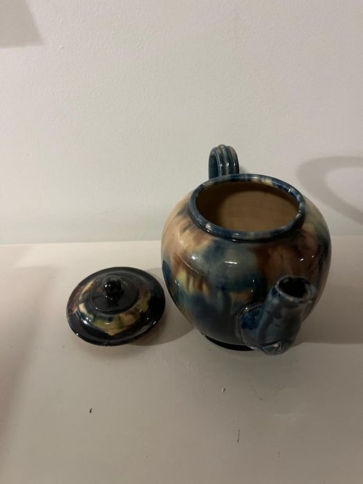 Bule de chá artesanal em cerâmica esmaltada – peça decorativa”