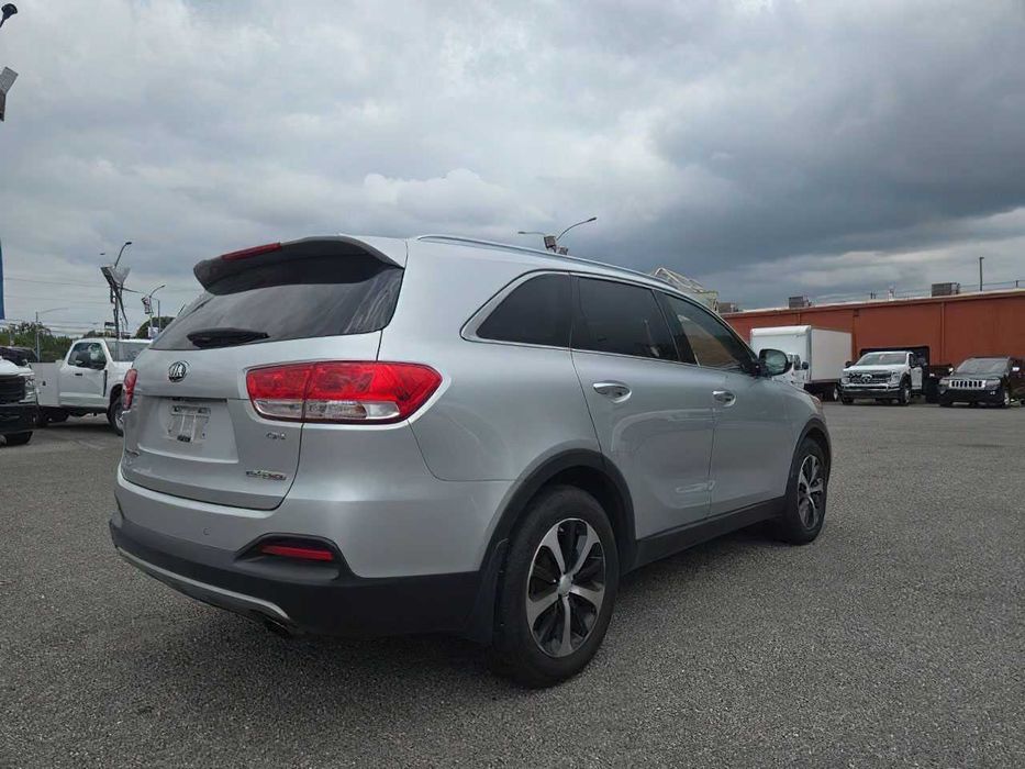 Kia Sorento EX      2018