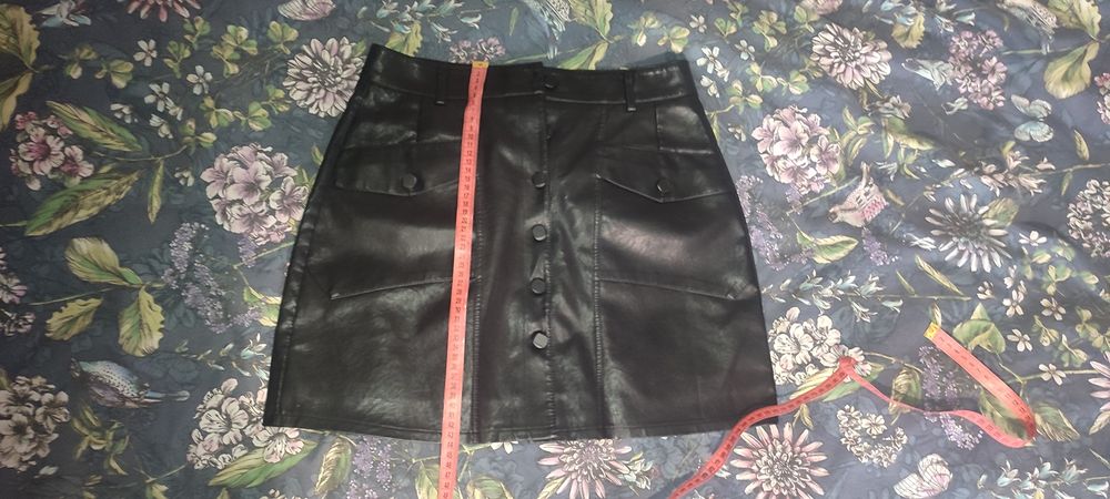 Шорти Zara екокожа 430 грн Турция  ,юбка екокожа  280  грн