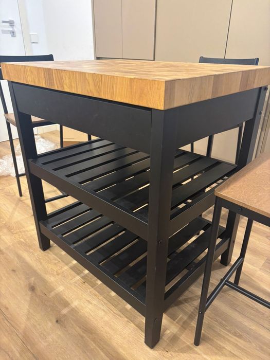 Ilha de cozinha (com bancos de bar)