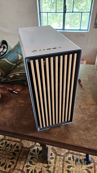 Caixa ATX Fractal Design North Mesh Charcoal Branca