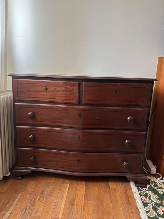 Comoda 100Largura x47Produndiade x 80 altura