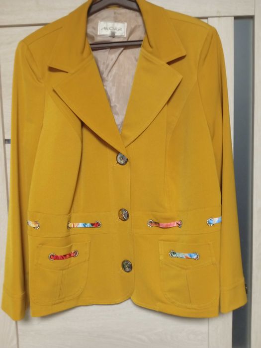 Піджак в доброму стані.
