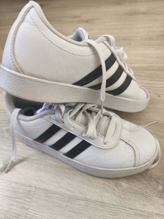 Ténis Adidas Clássicos