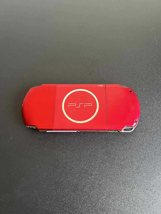 Sony PlayStation Portable 3000 Vermelha com 50+ Jogos