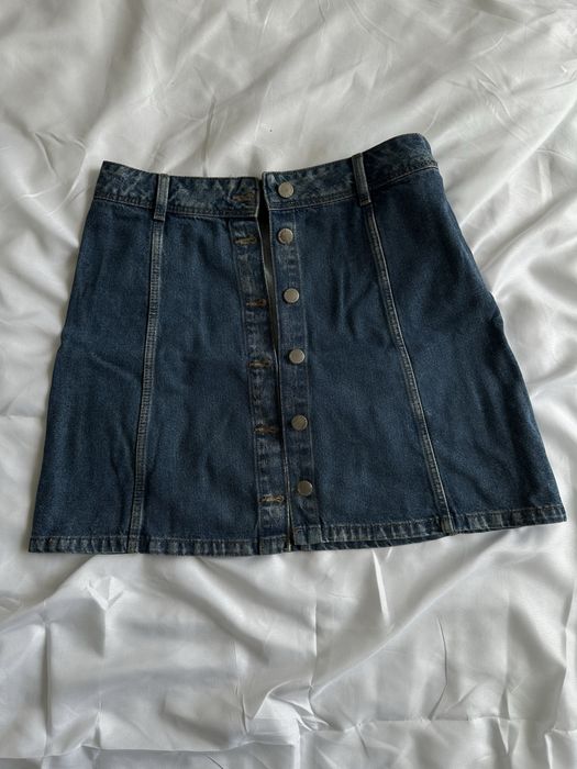 Юбка на ґудзиках