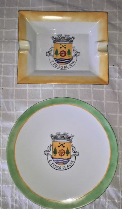 Prato e cinzeiro símbolo de S. Pedro de Alva