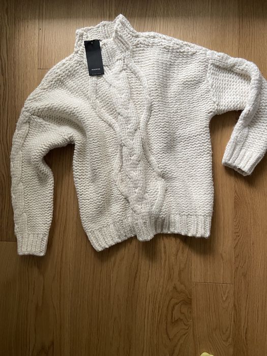 Sprzedam NOWY piekny gruby mięciutki sweter rozm. M