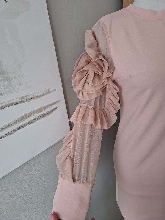 Krotka dopasowana sukienka