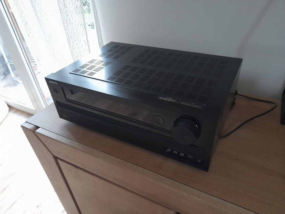 Amplituner Onkyo HT  -R548 sprawny