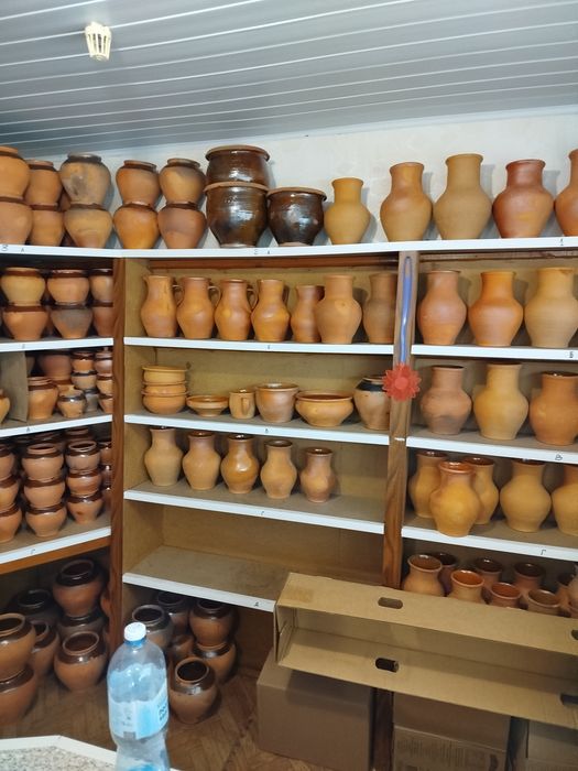 Продаю глиняний посуд .