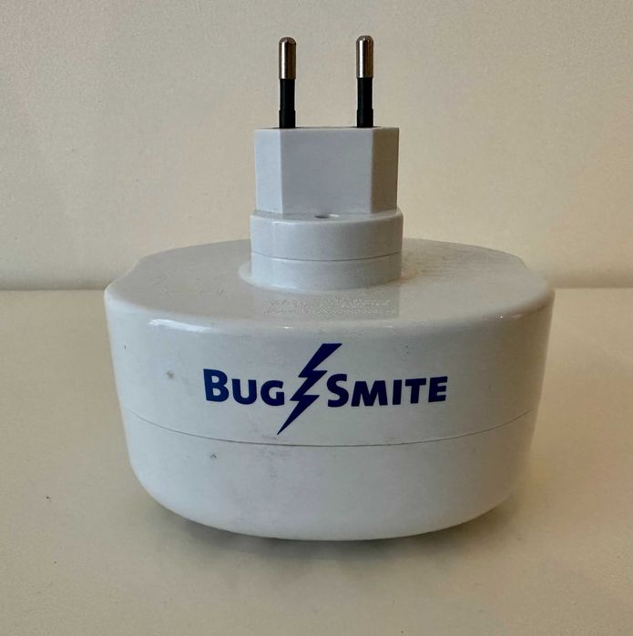 Armadilhas eléctricas repelentes de mosquitos em óptimo estado