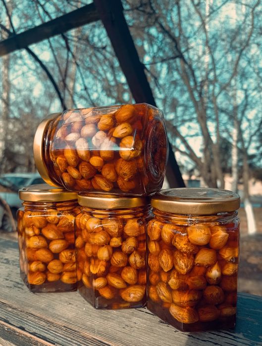 Горішки з запашним медом різнотрав'я