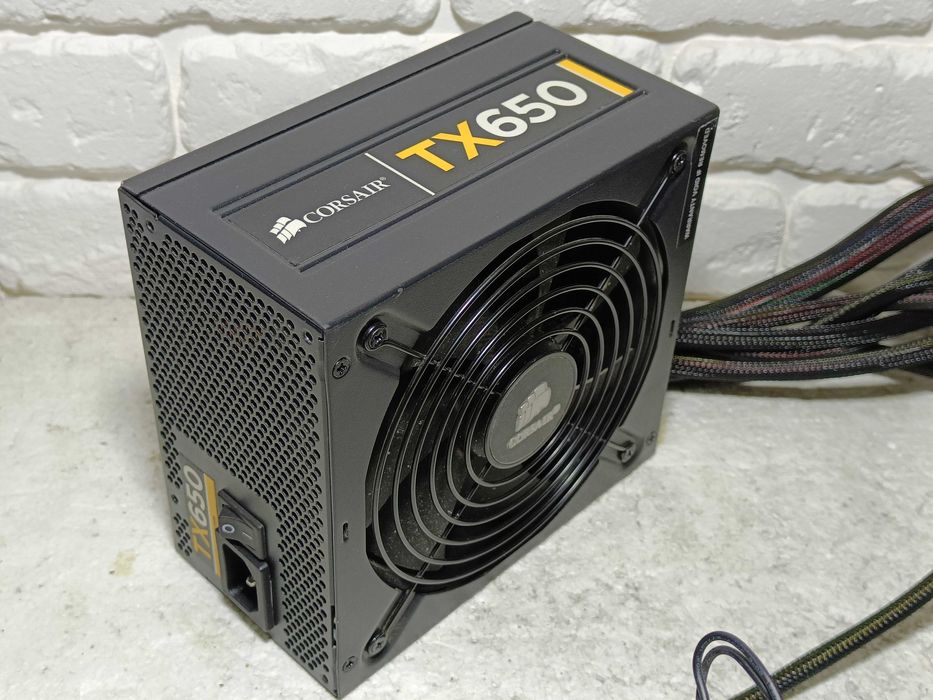 Блок живлення CORSAIR TX650W 80 PLUS BRONZE 8+8 GPU 8pin CPU пломба