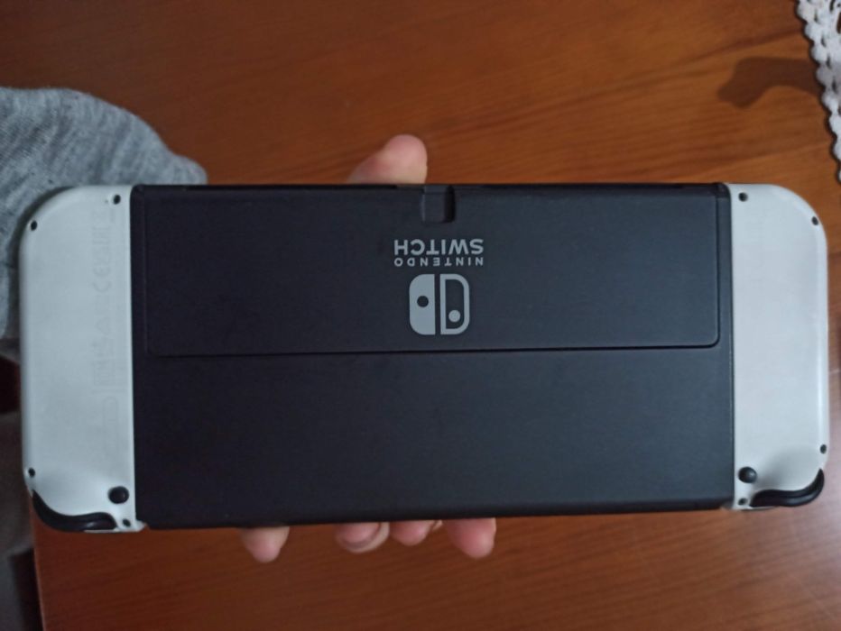 Nintendo Switch OLED + Pokémon Diamond + Bolsa | Seguro 2027