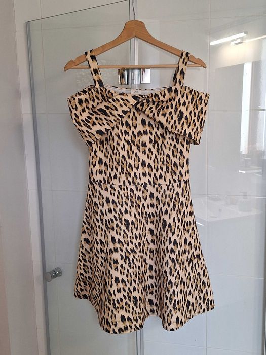 Sukienka panterka rozkloszowana hiszpanka odkryte ramiona