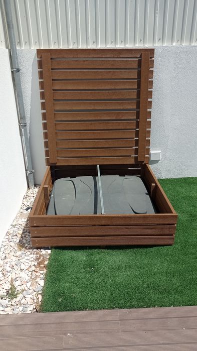 Decks, pérgolas, mobiliário exterior, relva natural e sintética