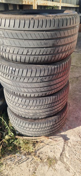 Opony 2szt. brydgestone 305/40/20
