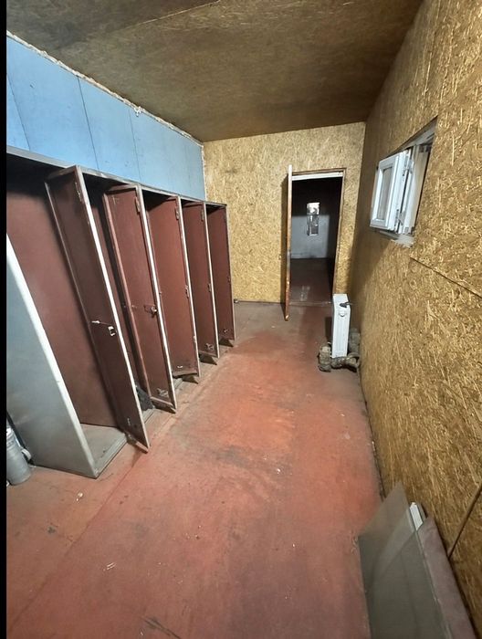 Продаж комерційного приміщення 373 м² + бункер 25 м² під СТО, автосервіс, виробництво або склад у Броварах.