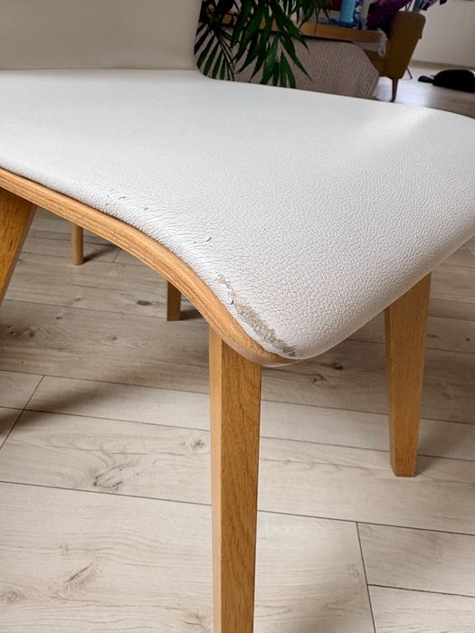 6 krzesel firmy Paged