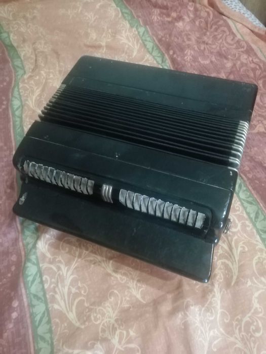 Баян Этюд старий грає