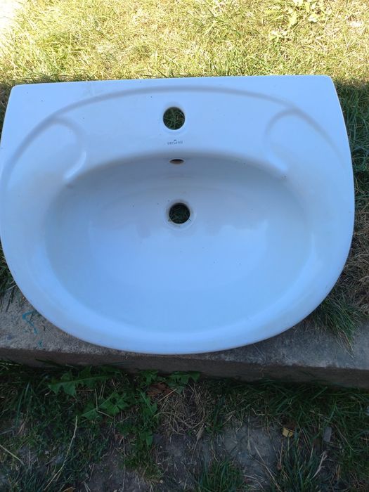 Умывальник для ванной