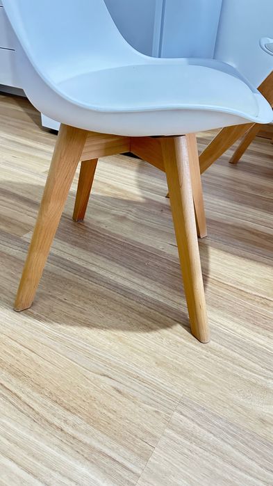 Conjunto mesa e duas cadeiras Sklum