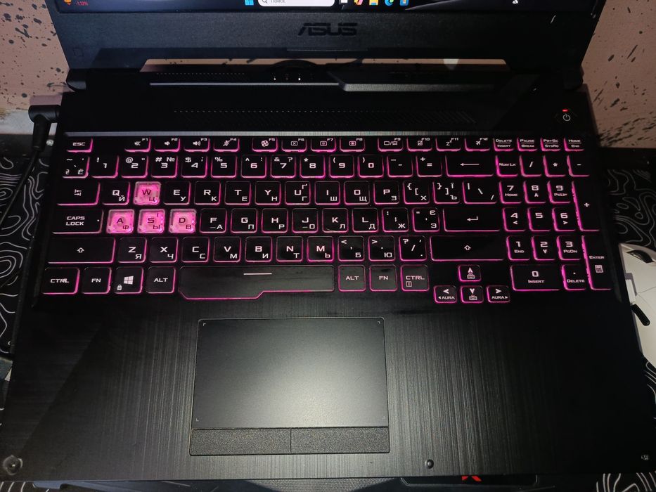 Продам достойный ноотбук